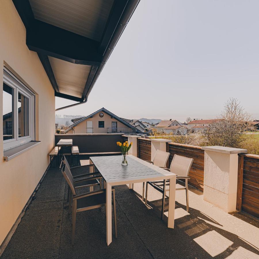 Grosse Ferienwohnung Mit Balkon Und Perfekter Lage Eggenthal Экстерьер фото